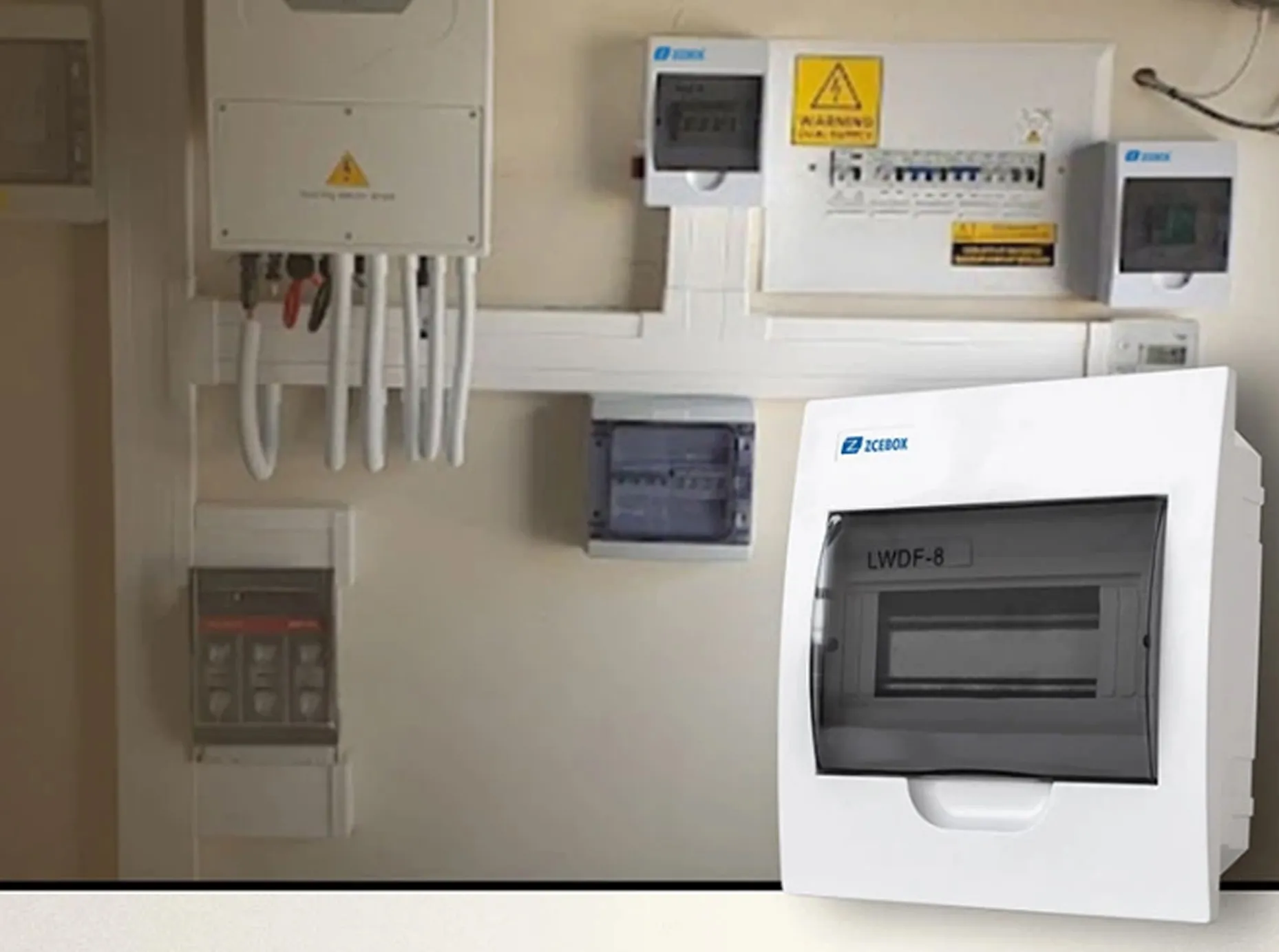 A ZCEBOX possui sua própria fábrica, que produz até 220.000 unidades por mês